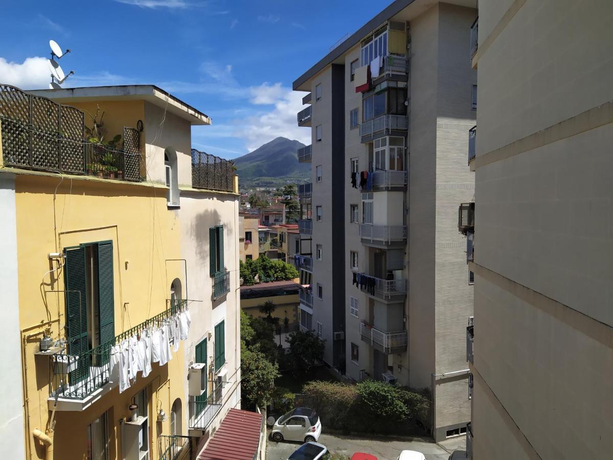 Vesuvio Corner - Spacious And Colorful Apartment In San Giorgio, Very Close To Napoli, Ideal For Families And Groups, Close To Pompeii, Sorrento... San Giorgio a Cremano Exteriör bild